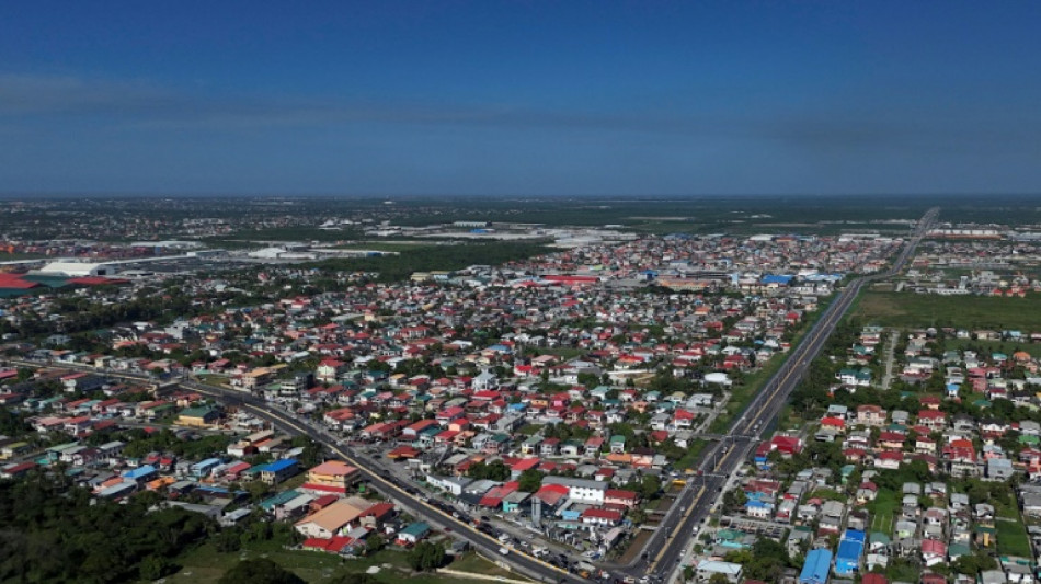 Petit pays aux grandes r&eacute;serves de p&eacute;trole le Guyana veut &eacute;chapper &agrave; la mal&eacute;diction de l'or noir 
