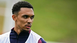 Alexander-Arnold: "Voy a darlo todo para enseñar mi juego y ganar muchos títulos"