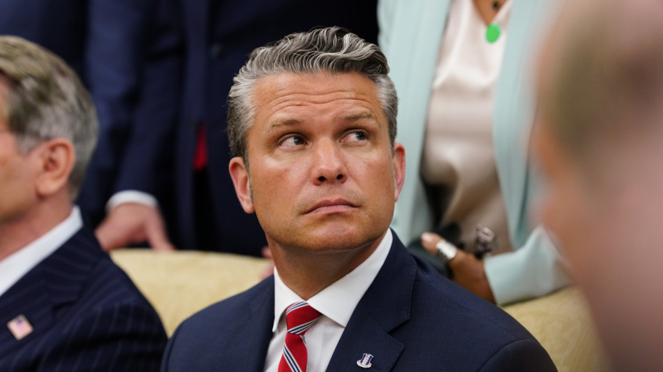 Hegseth, '&egrave; urgente approvare i fondi al Pentagono per 67 miliardi'