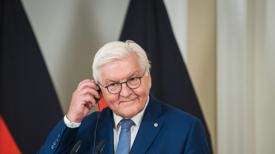 Bundespräsident Steinmeier unterstützt DFB-Frauen vor Ort