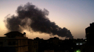 Ataques a&eacute;reos atingem Cartum, enquanto generais concordam com tr&eacute;gua de uma semana