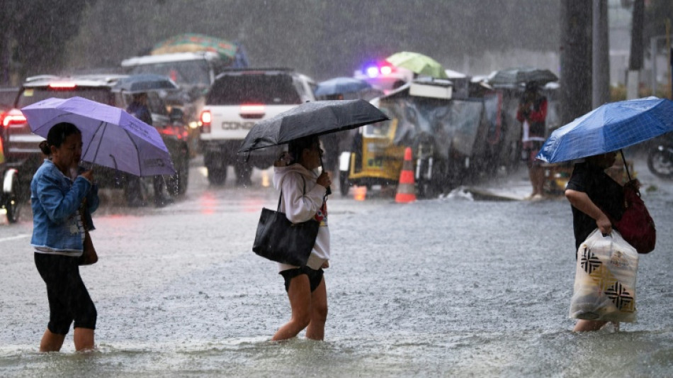 Decenas de miles de desplazados por inundaciones en Filipinas