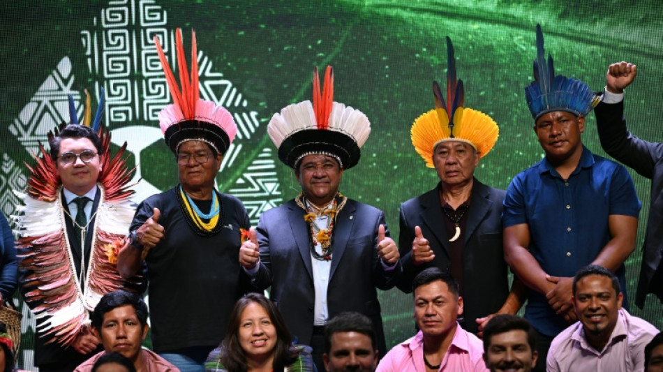 Futebol brasileiro apresenta a primeira Ta&ccedil;a dos Povos Ind&iacute;genas