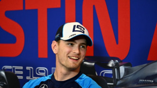 Logan Sargeant continuar&aacute; na Williams em 2024