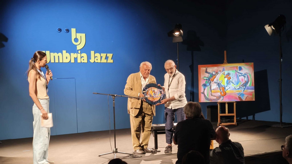 Al fisarmonicista Gianni Coscia il premio Ambasciatori dell'Umbria nel mondo