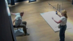 El museo de Verona demanda al hombre que se sent&oacute; en una silla recubierta de cristales y la rompi&oacute;