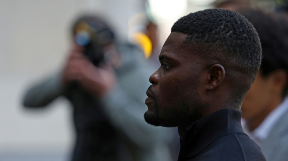 Acusado de estupro, ex-jogador do Arsenal Thomas Partey consegue liberdade condicional