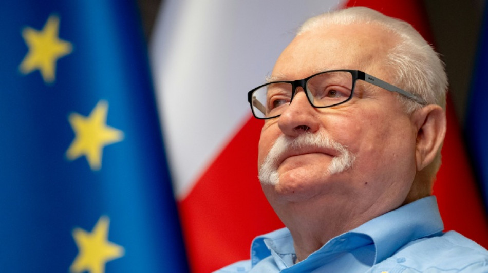 Para Lech Walesa, Trump puede ser tanto un "traidor" como un l&iacute;der "excepcional"