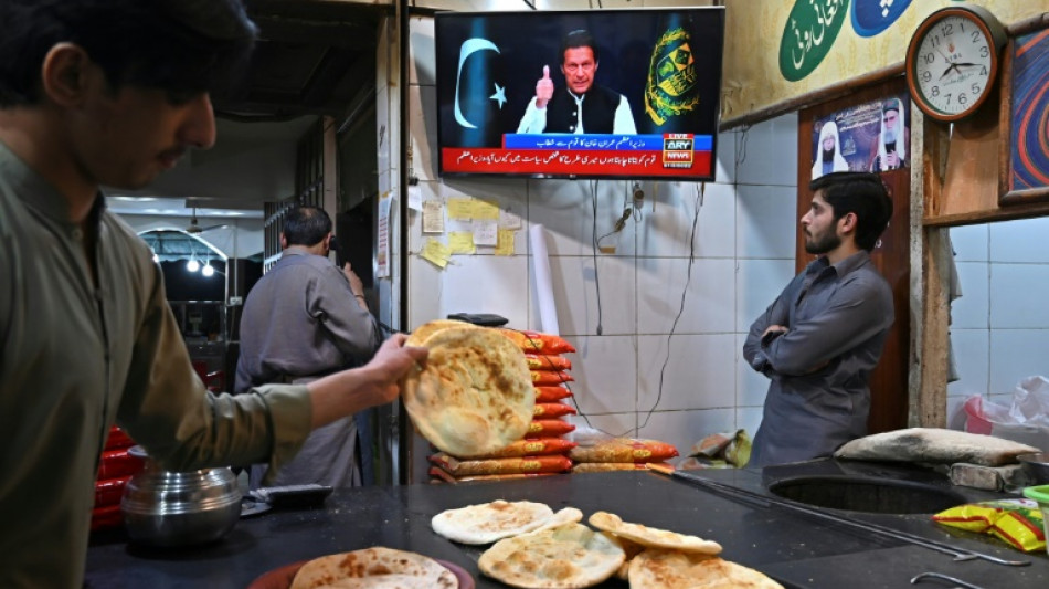 Pakistan: le Premier ministre s'en prend aux Etats-Unis, le d&eacute;bat sur la motion de censure report&eacute;