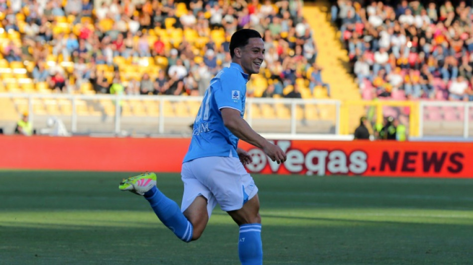 Napoli vence Lecce (1-0) e mant&eacute;m lideran&ccedil;a no Italiano; Inter n&atilde;o desiste