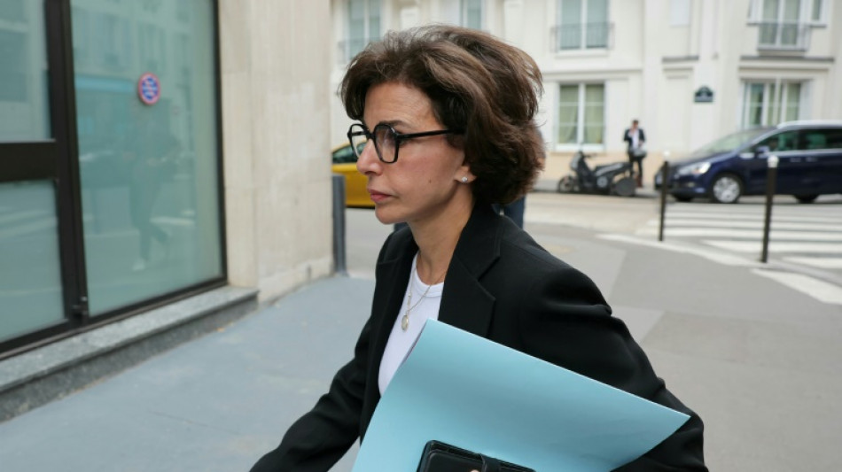 Législative partielle: la bataille de Paris est lancée entre Dati et Barnier