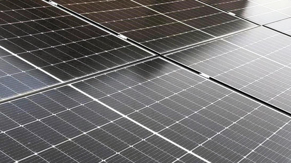 Verso pannelli solari subacquei, funzionano sul fondo del mare