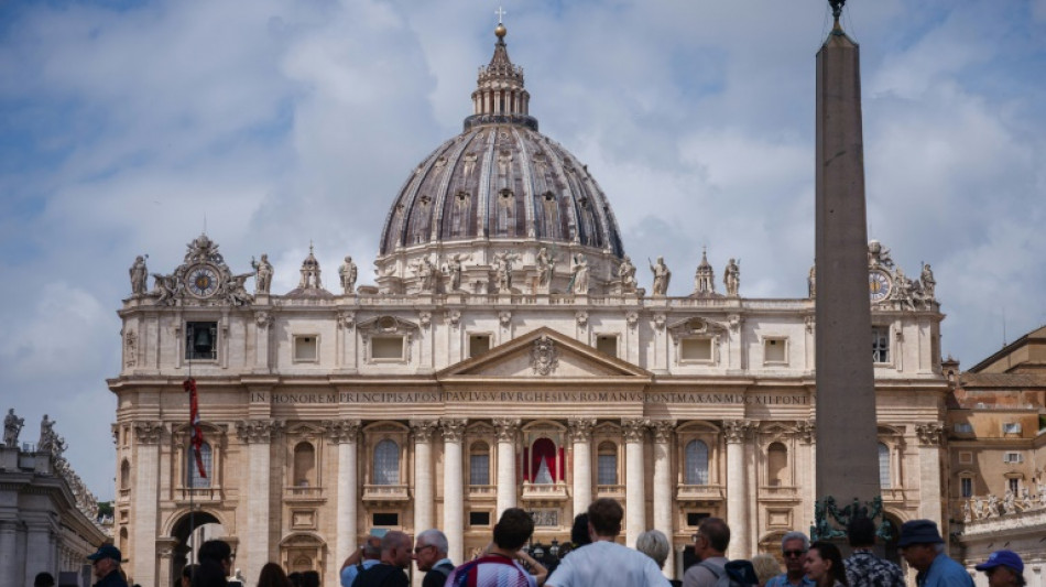Les cardinaux emménagent au Vatican à la veille du conclave