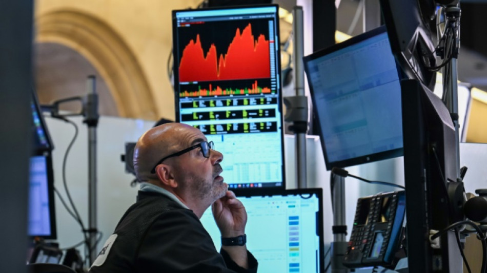 Wall Street termine en ordre dispersé, le Nasdaq et S&P 500 atteignent de nouveaux records