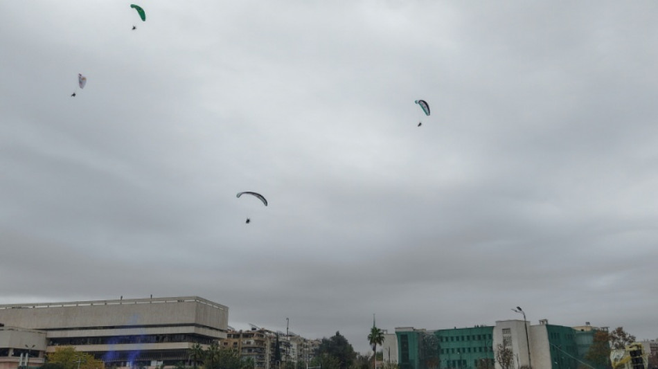 Des dizaines de milliers de Syriens célèbrent l'anniversaire de la chute d'Assad