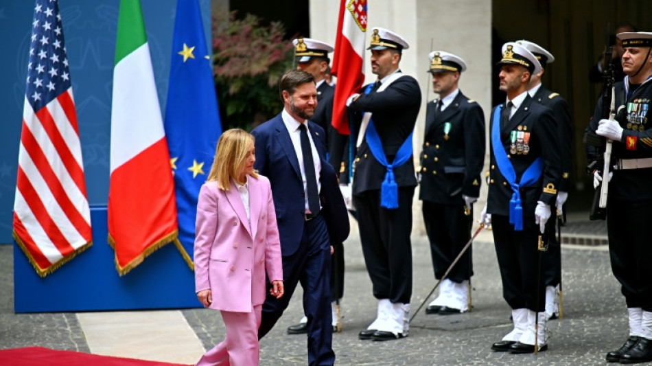 JD Vance se re&uacute;ne com Meloni em Roma antes de celebrar a P&aacute;scoa no Vaticano