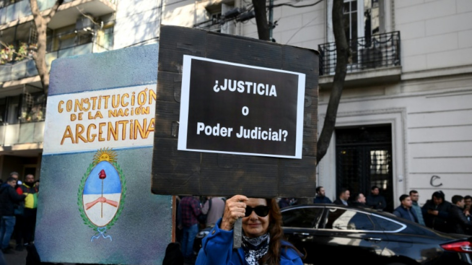 Argentine: Kirchner sollicite la détention à domicile après sa condamnation