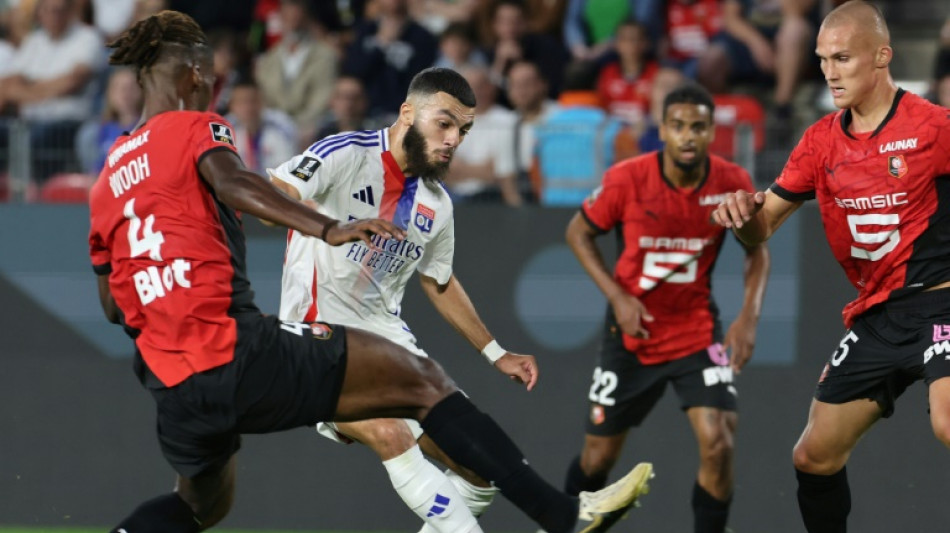 Lyon e Nice decepcionam e estreiam com derrota no Campeonato Franc&ecirc;s
