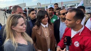 Angelina Jolie visita el paso de Rafah para expresar su apoyo a la poblaci&oacute;n de Gaza