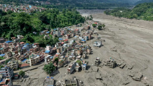 Trag&eacute;dia entre Nepal e Tibete deixa ao menos 273 mortos e mais de 1.300 desaparecidos