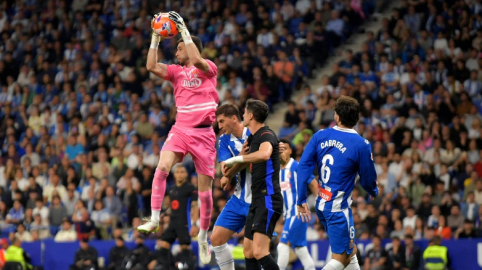 El Barcelona hace oficial el fichaje del portero Joan García