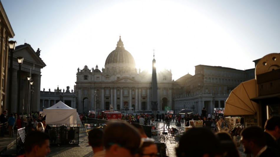 Des funérailles grandioses pour le "pape des pauvres"