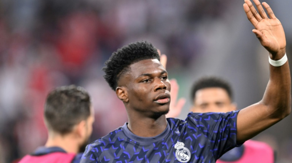 Com les&atilde;o no p&eacute; esquerdo, Tchouam&eacute;ni &eacute; d&uacute;vida do Real Madrid para final da Champions