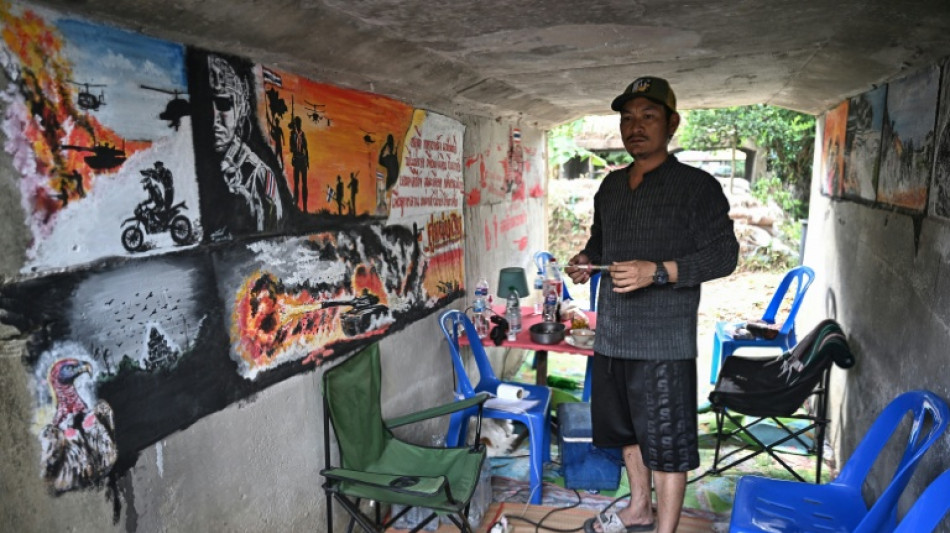 "La paix au milieu du chaos": un enseignant tha&iuml;landais transforme les bunkers en fresques