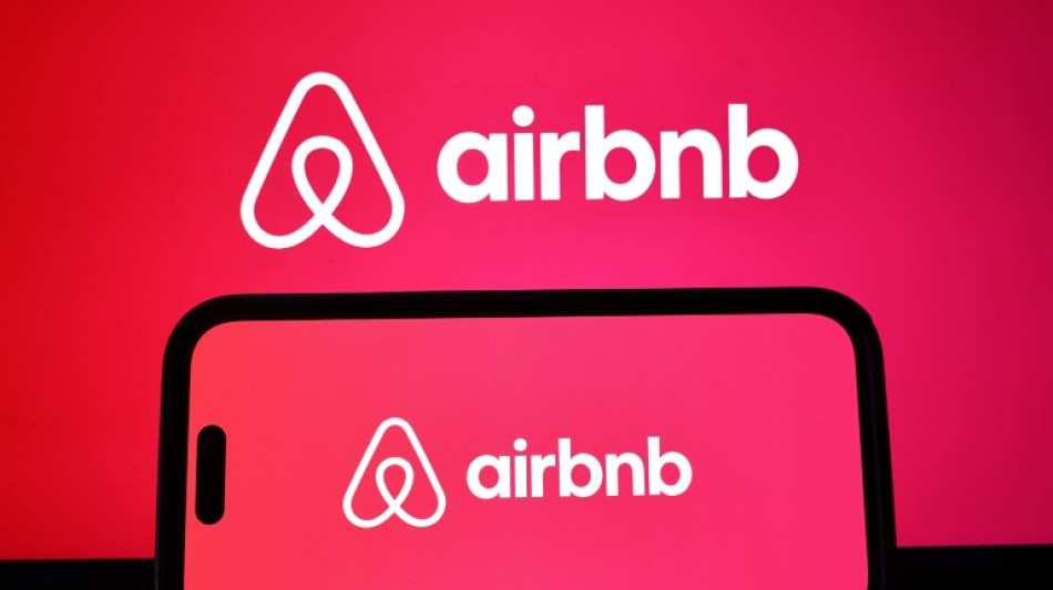 Coiffeur, masseur, traiteur : Airbnb se lance dans les services à domicile
