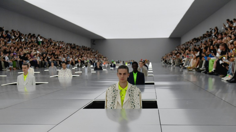 Kim Jones festeja cinco a&ntilde;os en Dior entre ciencia ficci&oacute;n y una mirada al pasado