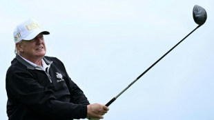 Trump conclut son s&eacute;jour &eacute;cossais en inaugurant un nouveau parcours de golf