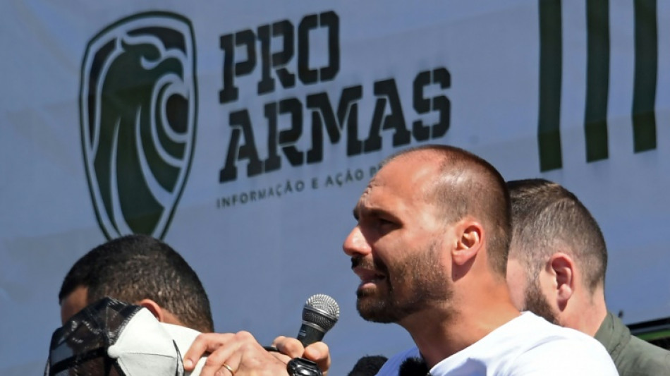 Des centaines de manifestants pro-armes marchent pour la "libert&eacute;" &agrave; Brasilia