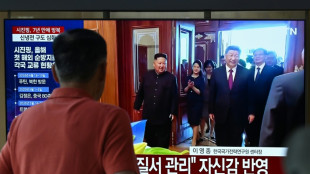 Xi Jinping accueilli en grande pompe en Cor&eacute;e du Nord, loue une amiti&eacute; "invincible"