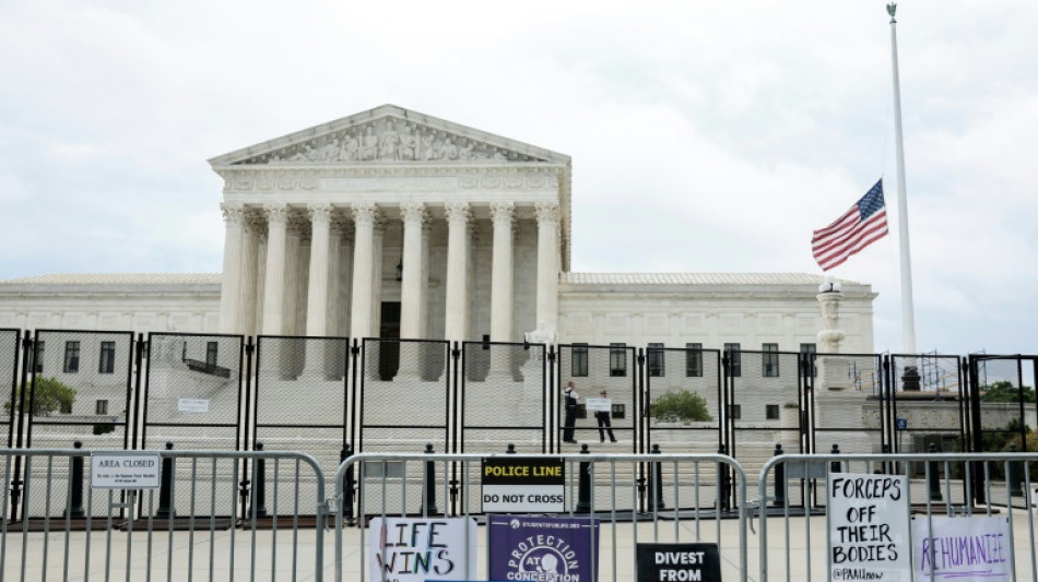 USA: le gouverneur de l'Oklahoma promulgue une loi banissant l'avortement d&egrave;s la f&eacute;condation