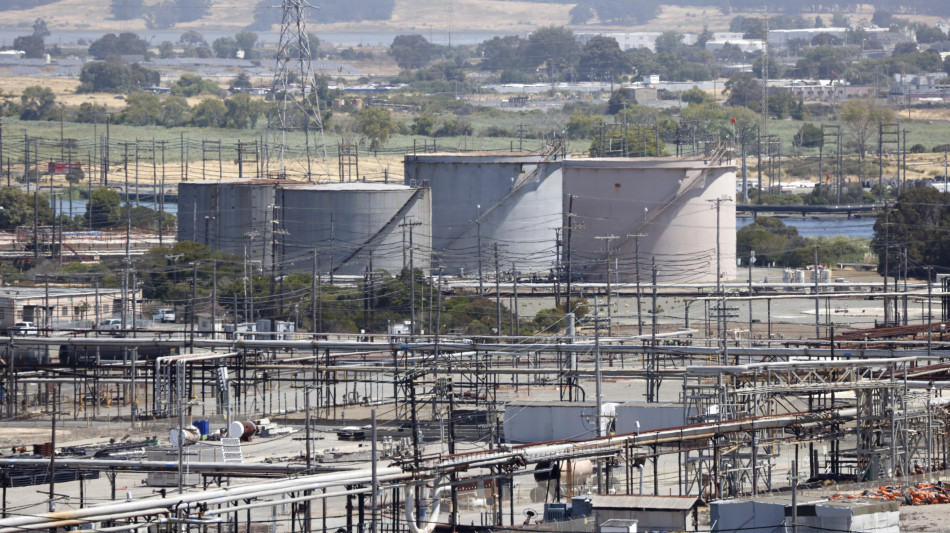 Il prezzo del petrolio parte in calo a 59,53 dollari