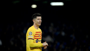 Bar&ccedil;a y N&aacute;poles dejan todo abierto para la vuelta