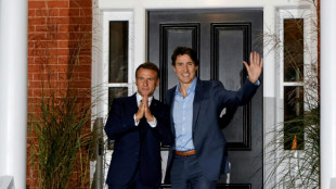 Macron retrouve Trudeau au Canada o&ugrave; l'ambiance est aussi &eacute;lectrique