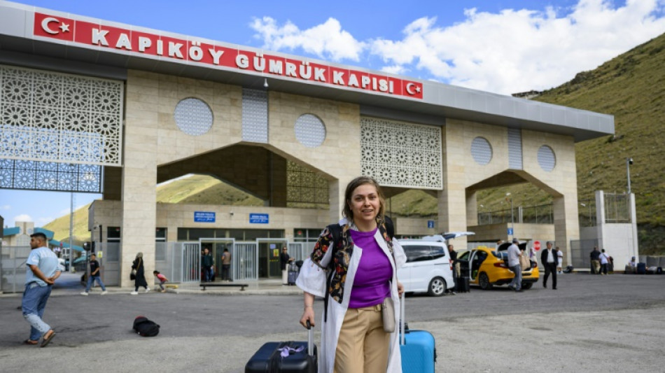 De T&eacute;h&eacute;ran &agrave; Toronto par la Turquie : une Iranienne fuit la guerre