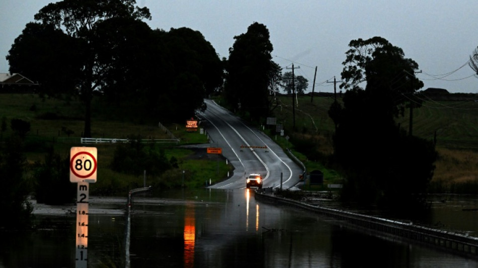 Decenas de miles siguen aislados por las inundaciones en el este de Australia