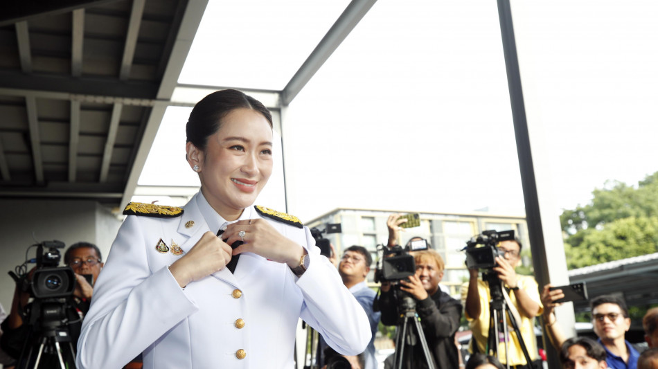 Thailandia: il re nomina Paetongtarn Shinawatra primo ministro