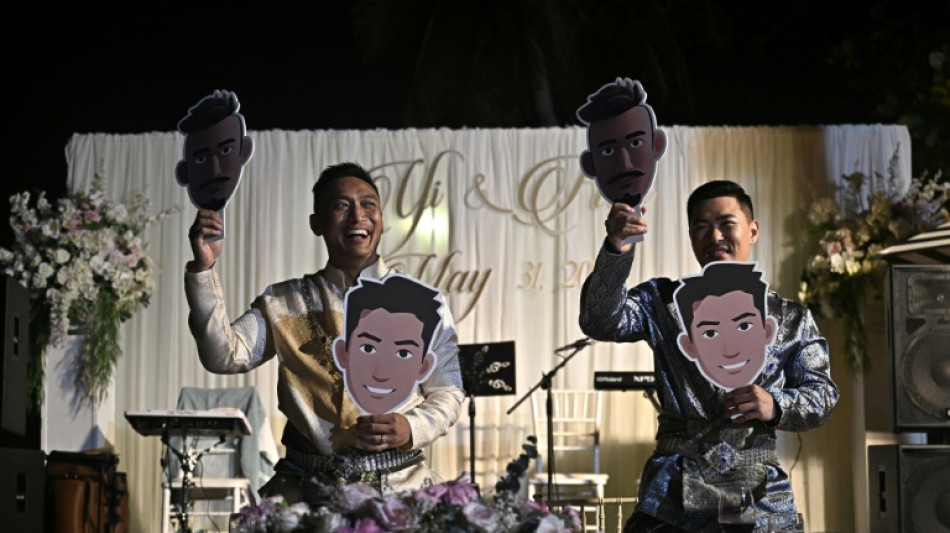 En Thaïlande, le rêve de mariage d'un couple d'homosexuels chinois exaucé