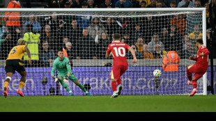 Liverpool &eacute; o novo l&iacute;der do Ingl&ecirc;s; Arsenal e Chelsea tamb&eacute;m aproveitam trope&ccedil;o do City