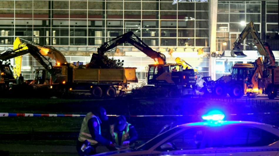 Journ&eacute;e de deuil en Serbie apr&egrave;s 14 morts dans l'effondrement d'un toit de gare