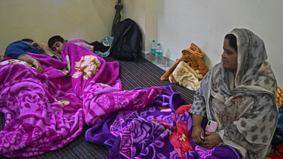 Indian teams defuse bombs in Kashmir border areas