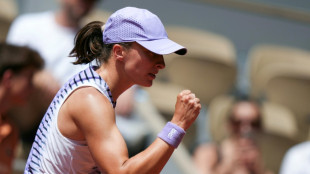 Swiatek e Kostyuk vencem e v&atilde;o se enfrentar nas oitavas de Roland Garros