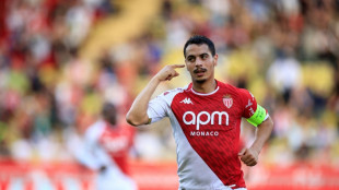 Condenado por agress&atilde;o sexual, Ben Yedder assina com clube do Ir&atilde;