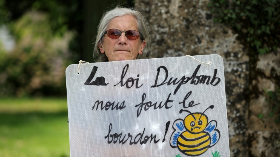 La p&eacute;tition contre la loi Duplomb approche du million de signatures