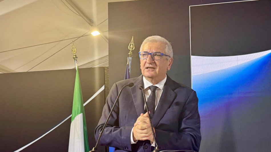 Foti, 'Ue tolga dazi della burocrazia e intervenga sull'euro'