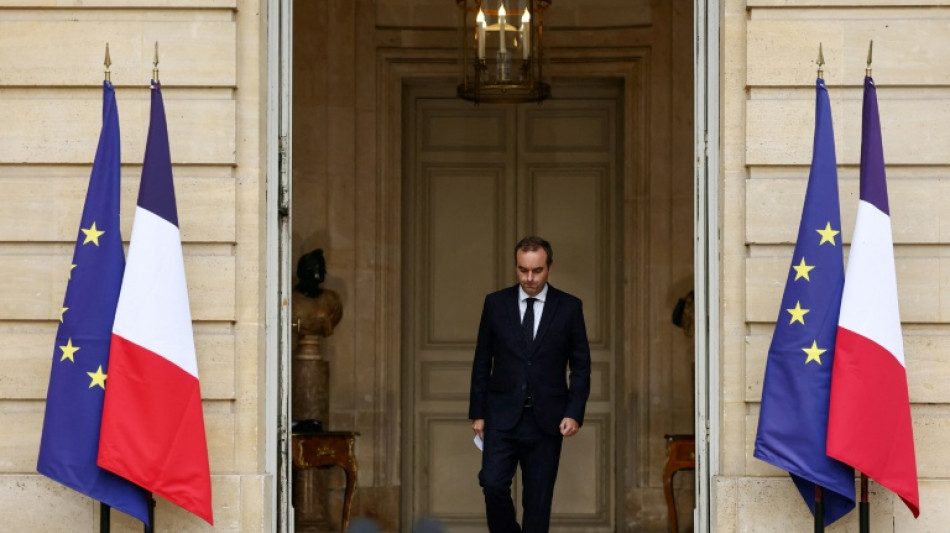 Lecornu entame d'ultimes n&eacute;gociations, Macron l&acirc;ch&eacute; par ses alli&eacute;s