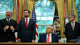 Trump revela el acuerdo comercial con el Reino Unido en medio de la guerra arancelaria